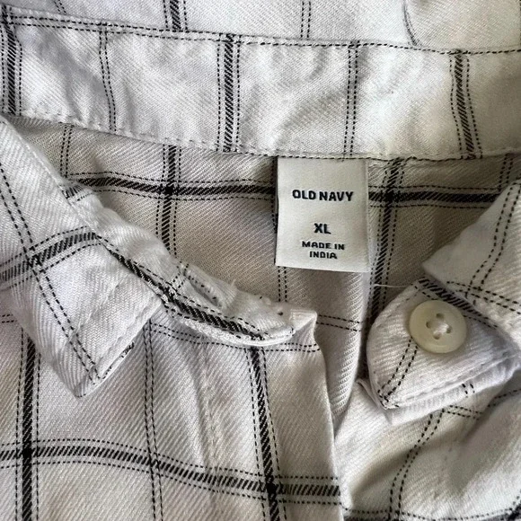 Plaid lightweight top - Picture 6 of 6